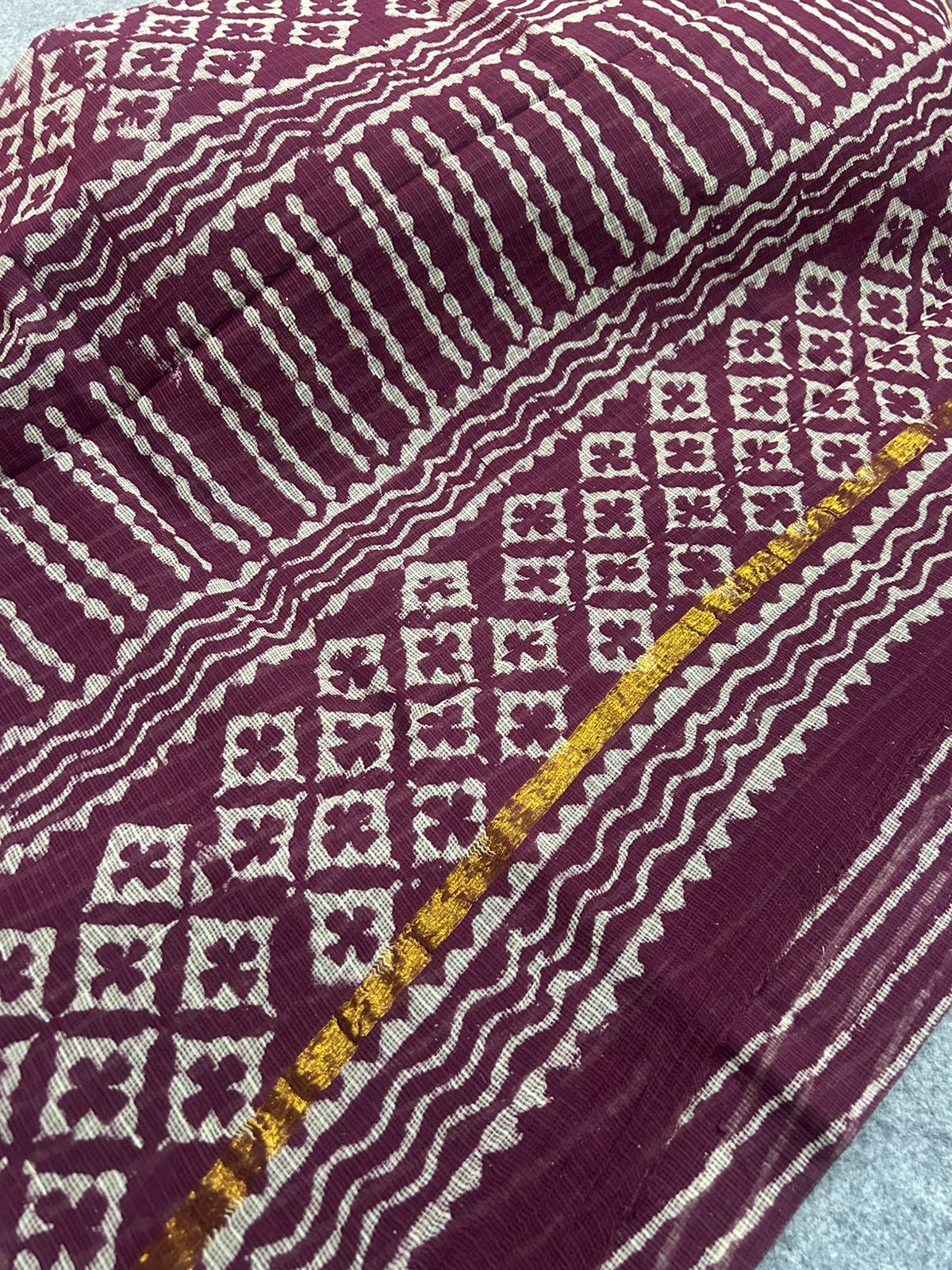 Wine Maroon Kota Doria Saree with Tie-Dye Stripe Pattern & Zig-Zag Border | Zari Border Lightweight Saree