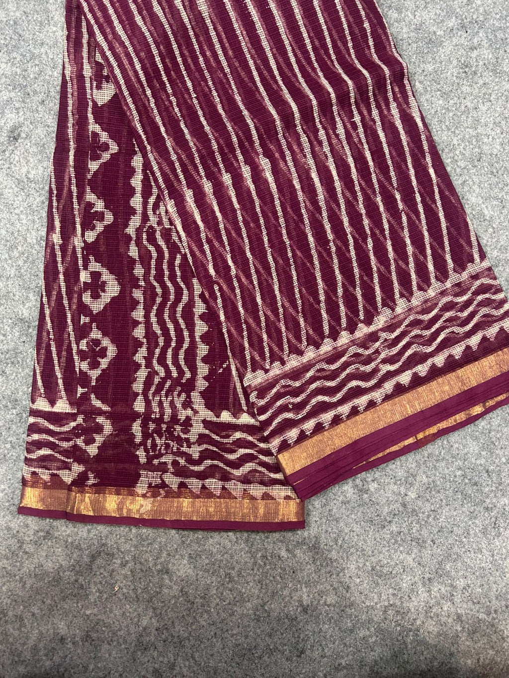 Wine Maroon Kota Doria Saree with Tie-Dye Stripe Pattern & Zig-Zag Border | Zari Border Lightweight Saree