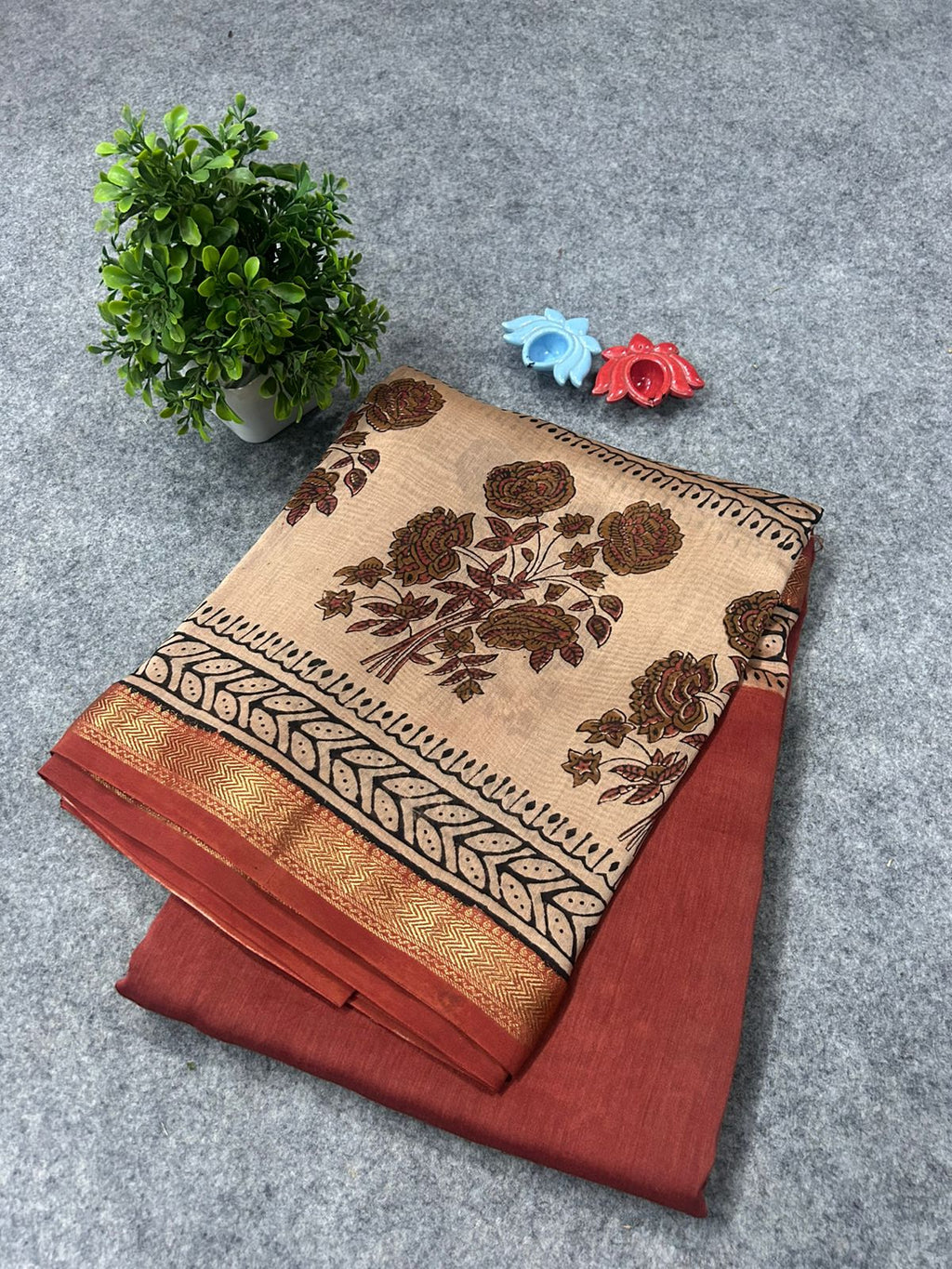 Beige & Rust Maheshwari Silk Saree with Handblock Floral Print & Zari Border | Elegant Festive Wear